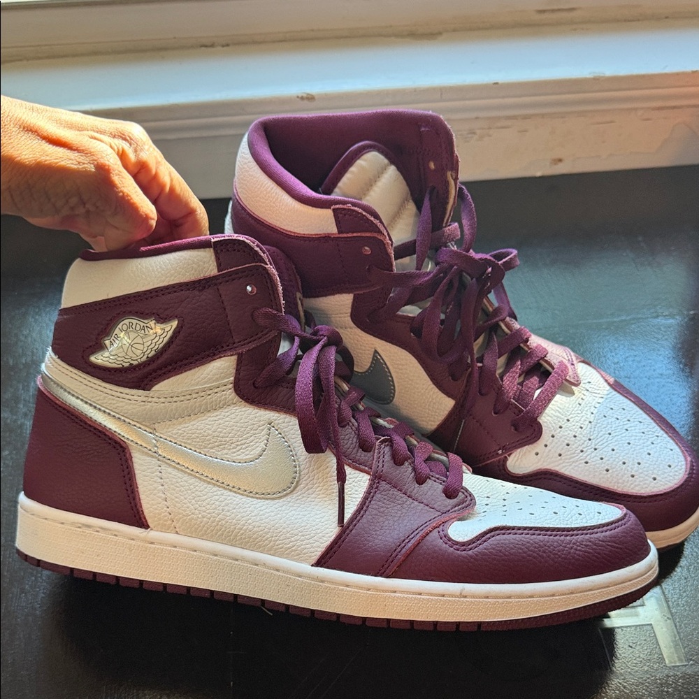 Authentic Air Jordan 1 Retro High OG Sneakers Size 13